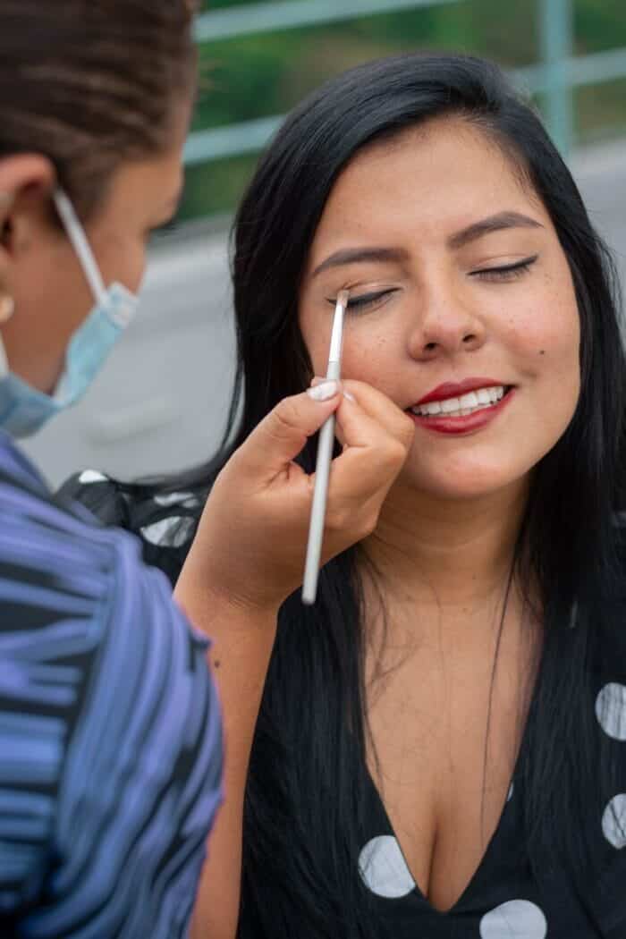 Maquillaje y peinado social